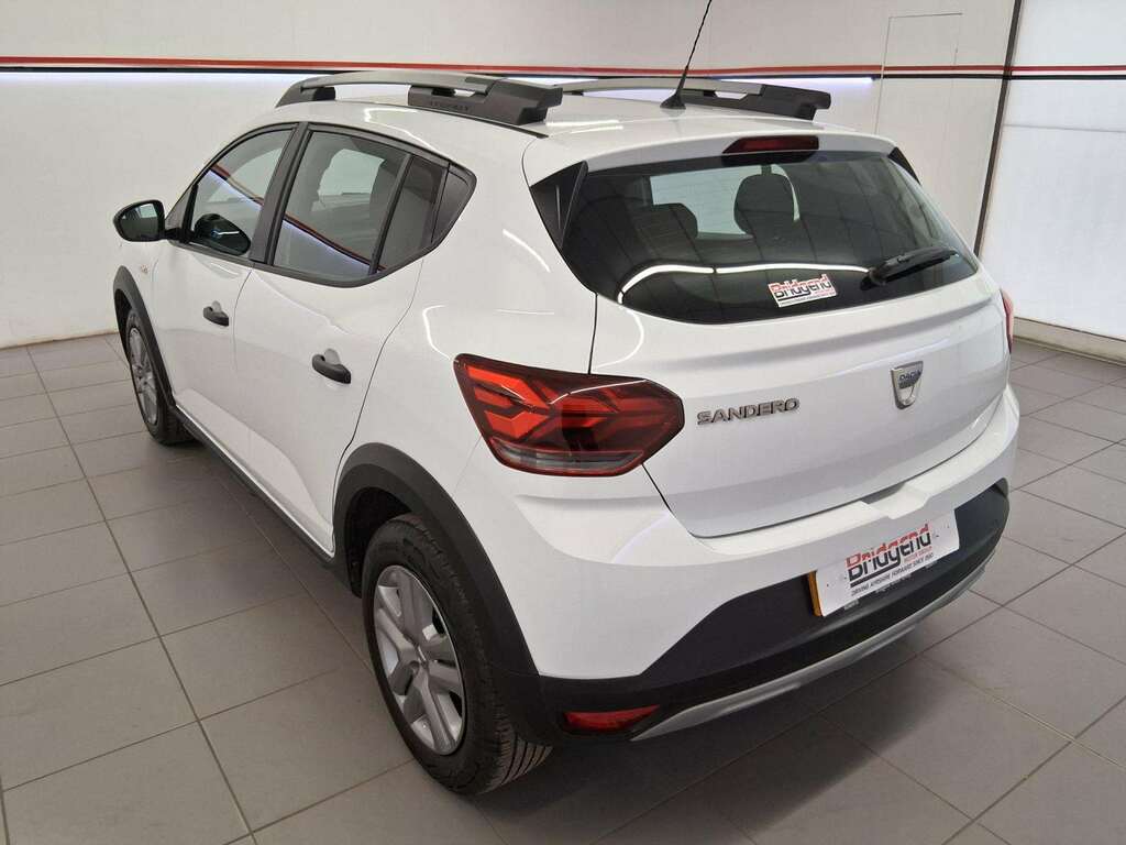 Dacia Sandero Stepway 1.0 Tce Essential Hatchback ML72FPZ White #4