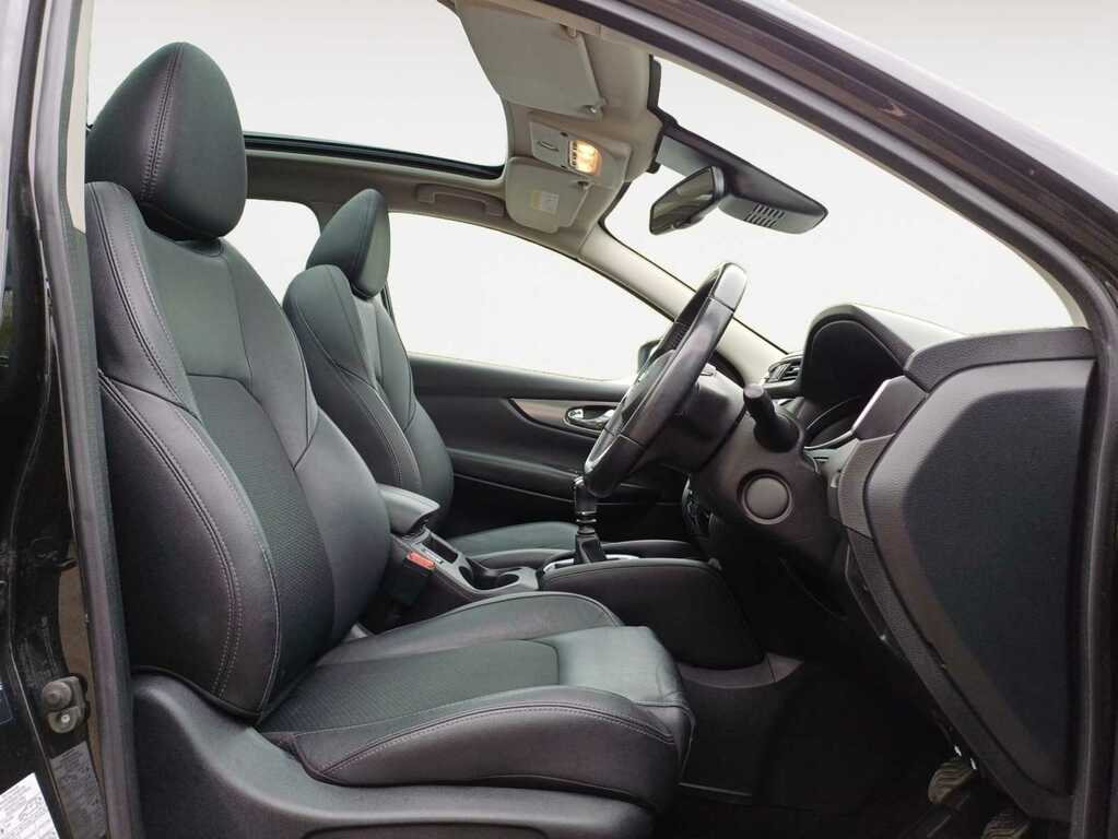 Nissan Qashqai 1.3 Dig-t Tekna Suv LP69HXM Black #4