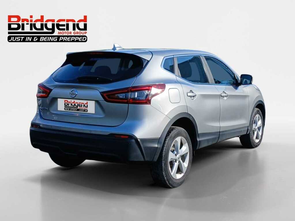 Nissan Qashqai 1.3 Dig-t Acenta Premium Suv DA69MHE Silver #3