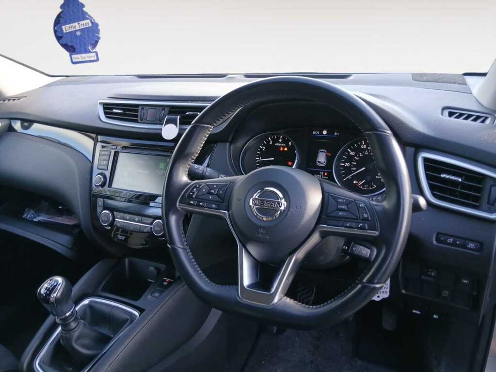 Nissan Qashqai 1.3 Dig-t Acenta Premium Suv DA69MHE Silver #5