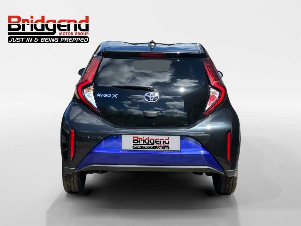 Toyota Aygo 1.0 Vvt-i Edge Hatchback Blue