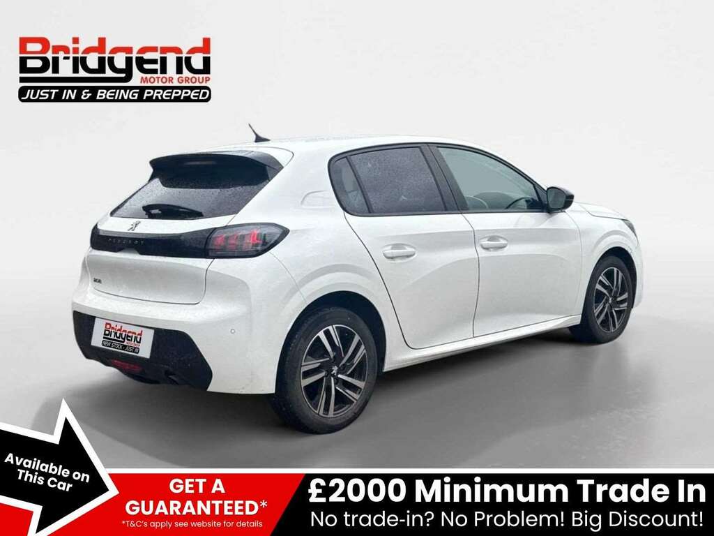 Peugeot 208 1.2 Puretech Active Premium Hatchback YGZ7629 White #2