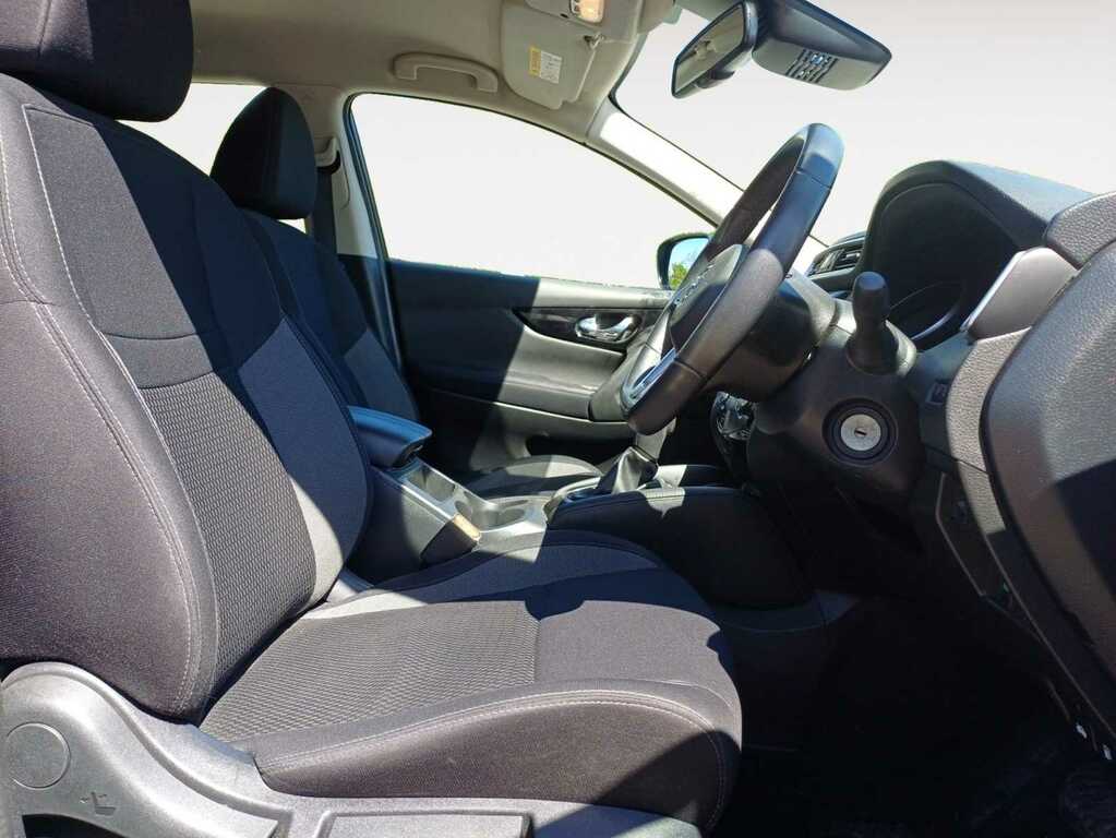Nissan Qashqai 1.3 Dig-t Acenta Premium Suv DP70LTZ Black #4