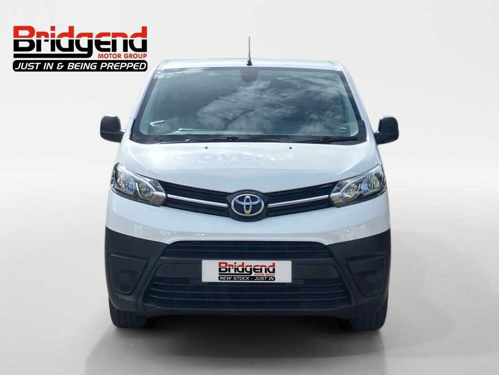 Toyota PROACE 2.0D Icon Medium Panel Van 6Dr Mwb E White