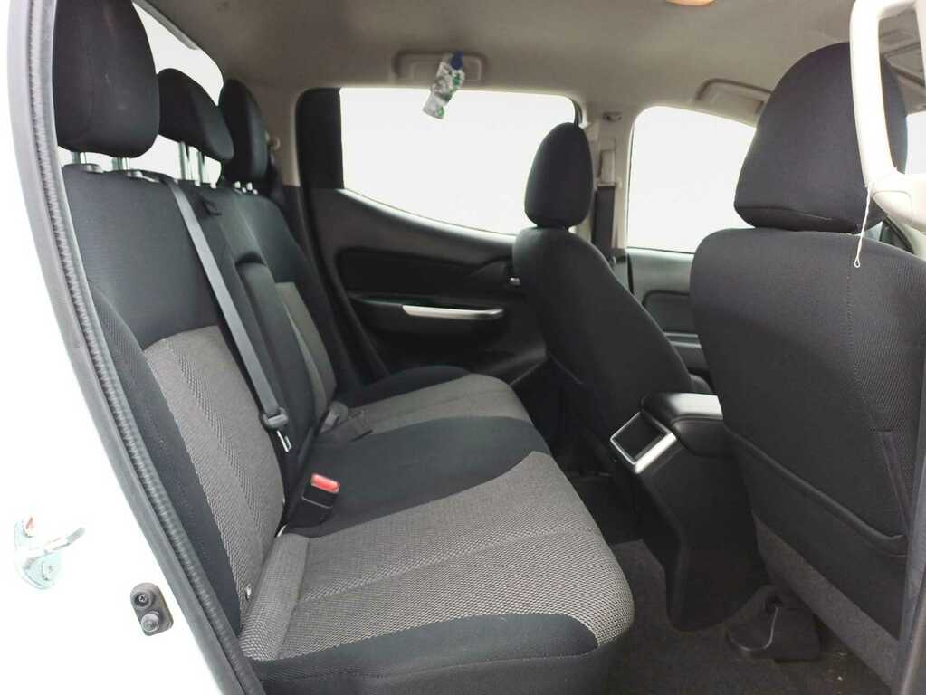 Mitsubishi L200 2.2 Di-d Dc Trojan Pickup Double Cab Ma White #6