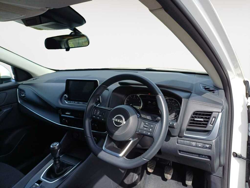 Nissan Qashqai 1.3 Dig-t Mhev Acenta Premium Suv PJ23YAF White #5