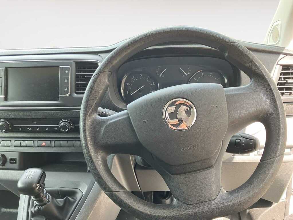 Vauxhall Vivaro 1.5 Turbo D 2900 Dynamic Panel Van 6Dr Manu KP72NYU White #4
