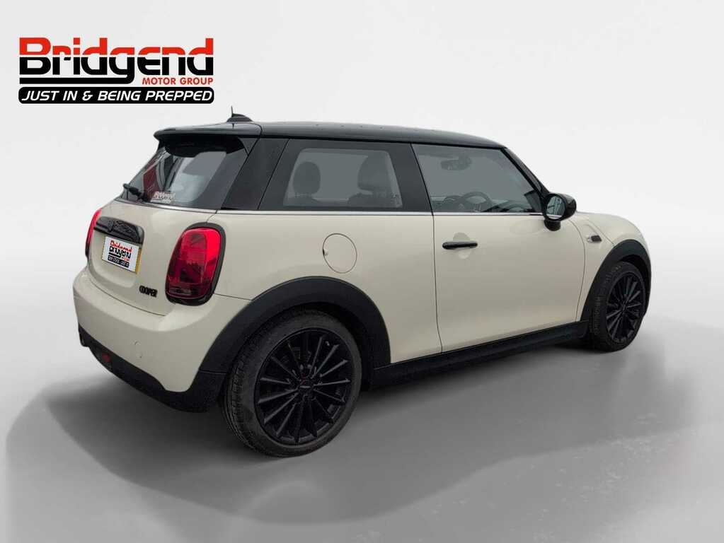 Mini Hatch 1.5 Cooper Classic Hatch SB69WBX White #3