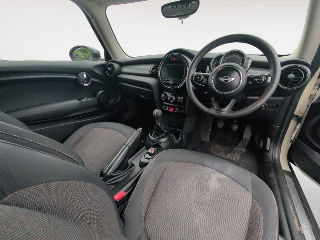 Mini Hatch 1.5 Cooper Classic Hatch SB69WBX White #5