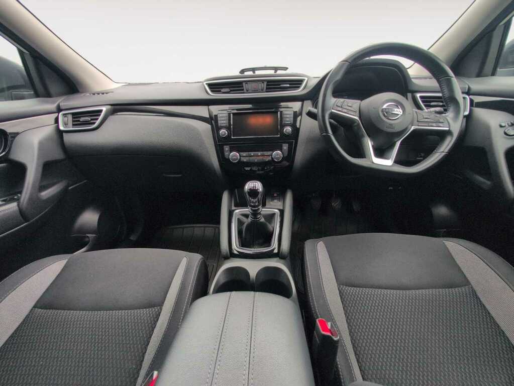 Nissan Qashqai 1.3 Dig-t Acenta Premium Suv VF19HSX White #5