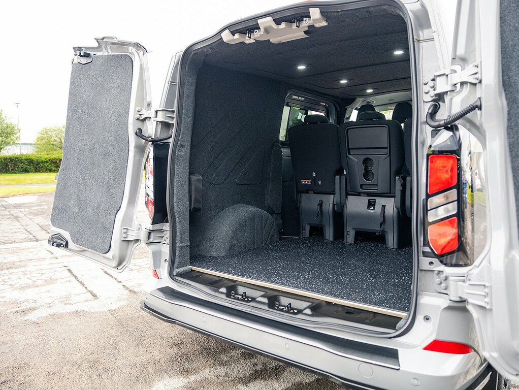 Ford Transit Custom Signature 320 2.0 Ecoblue 136 Bhp Limited L1 Swb 6 FP26EUC Grey #3