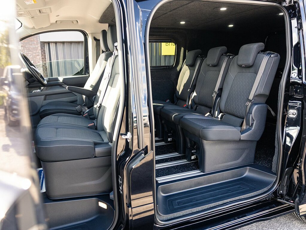 Ford Transit Custom Signature 320 2.5 Duratec Phev 232 Bhp Limited L1 EO75TWJ Black #2