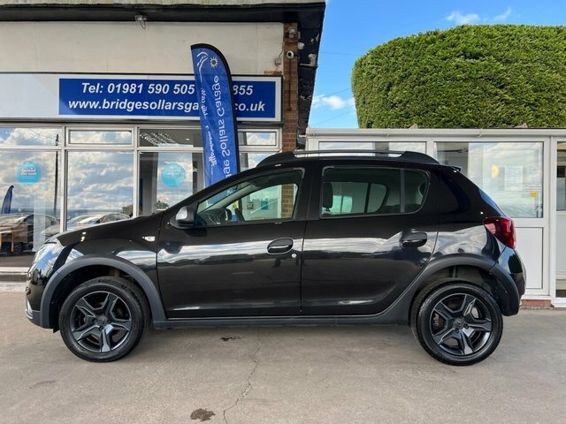 Dacia Sandero Stepway Tce Laureate Hatchback Black #2