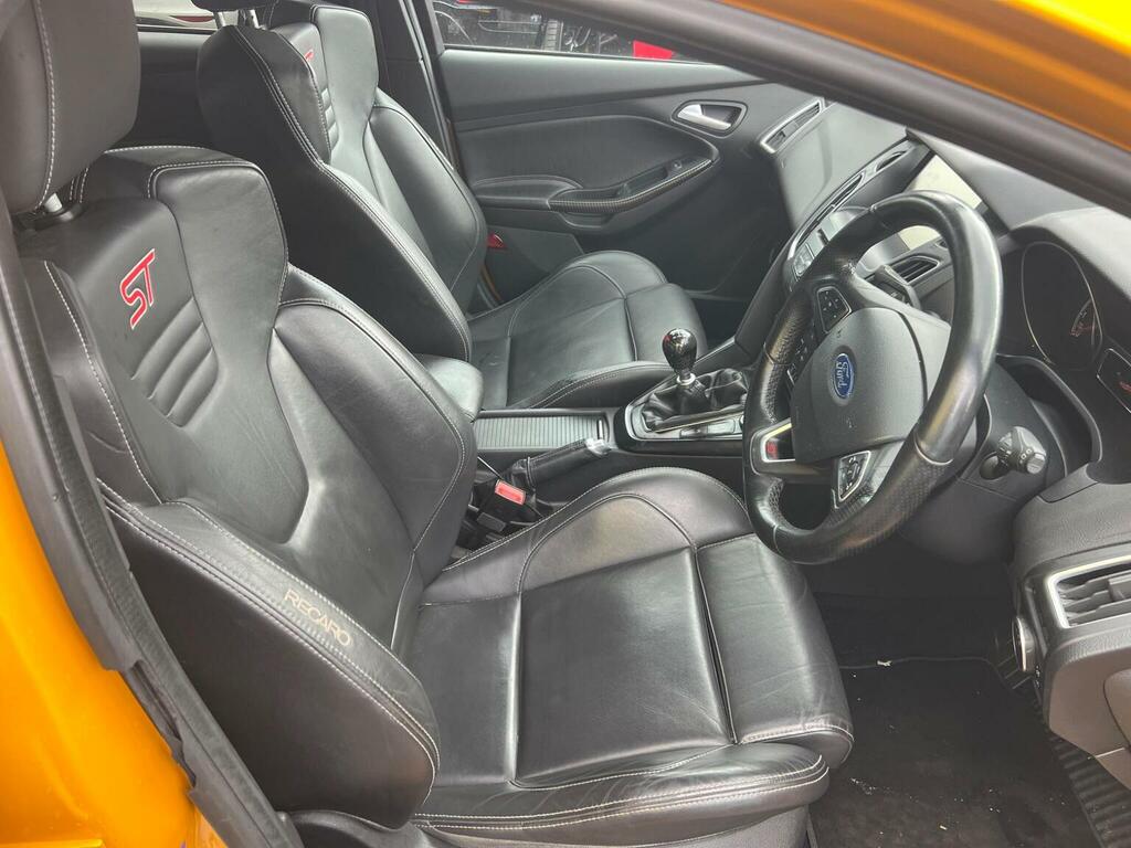 Ford Focus Hatchback 2.0T Ecoboost St-3 Euro 6 Ss 201 AP15UXL Orange #6