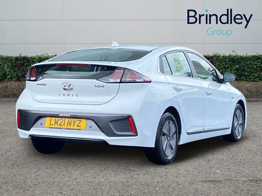 Hyundai Ioniq 1.6 H-gdi Premium Hatchback Hybrid Dct White #4