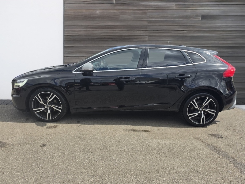 Volvo V40 2.0 T2 R-design DG69UEB Black #5