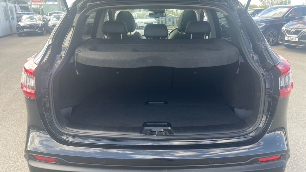 Nissan Qashqai Tekna VU69DKV Black #4