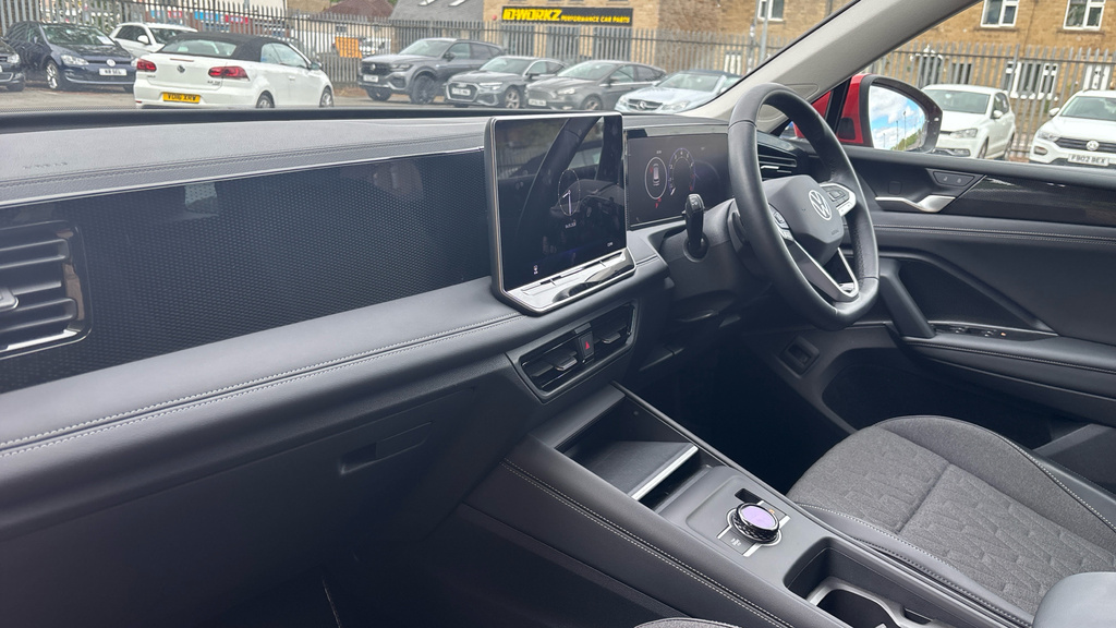 Volkswagen Tiguan Match YH24VDS Red #2
