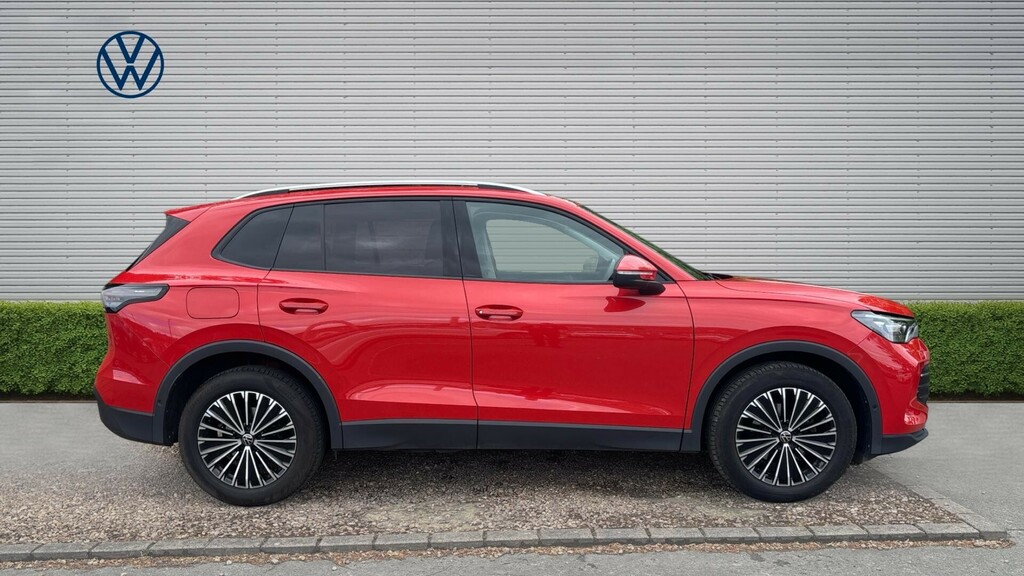 Volkswagen Tiguan Match YH24VDS Red #4