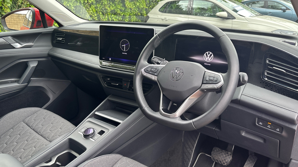 Volkswagen Tiguan Match YH24VDS Red #6