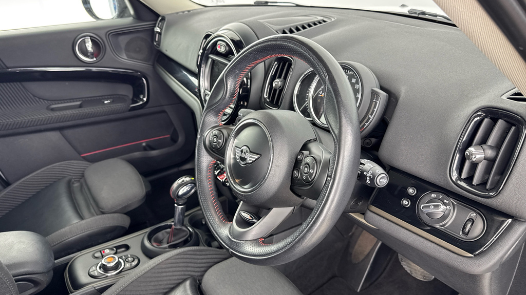 Mini Countryman Cooper S YC67JRZ White #6