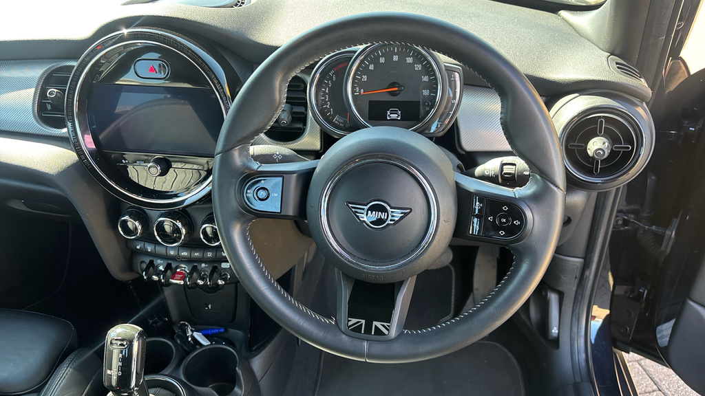 Mini Hatch Cooper Exclusive AJ22UNK Black #5