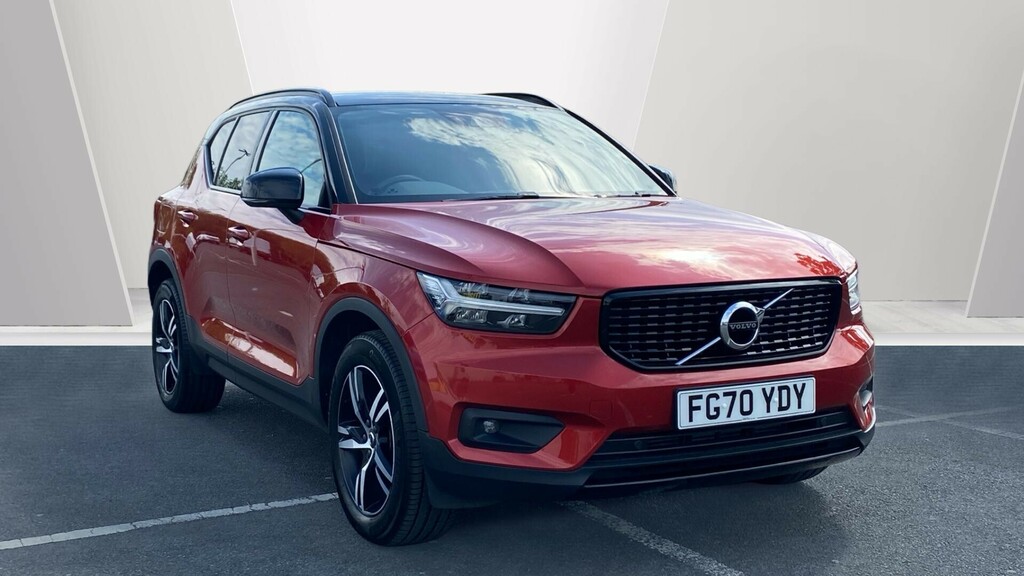Volvo XC40 R Design Red