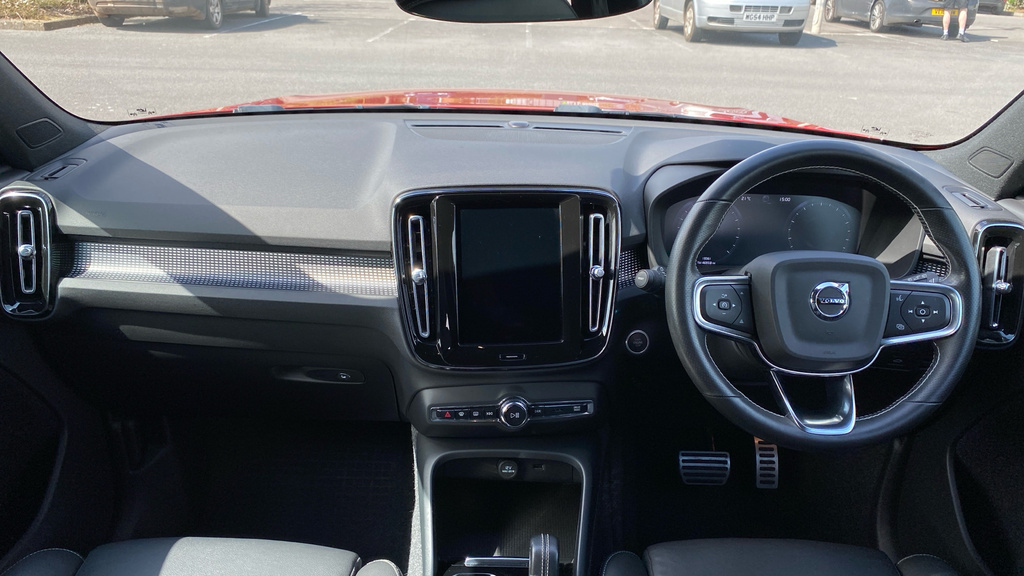 Volvo XC40 R Design FG70YDY Red #5