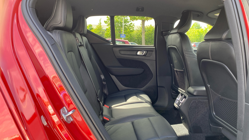 Volvo XC40 R Design FG70YDY Red #6