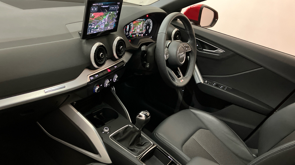 Audi Q2 S Line VN75UEU Red #2