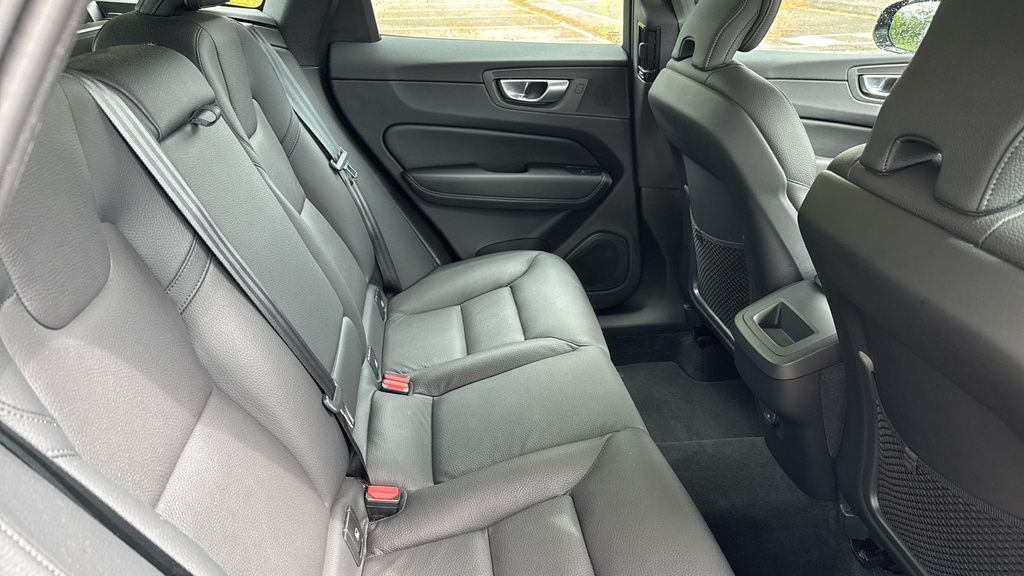 Volvo XC60 Core Black #6
