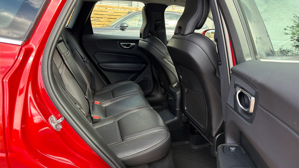 Volvo XC60 Inscription Pro Red #6