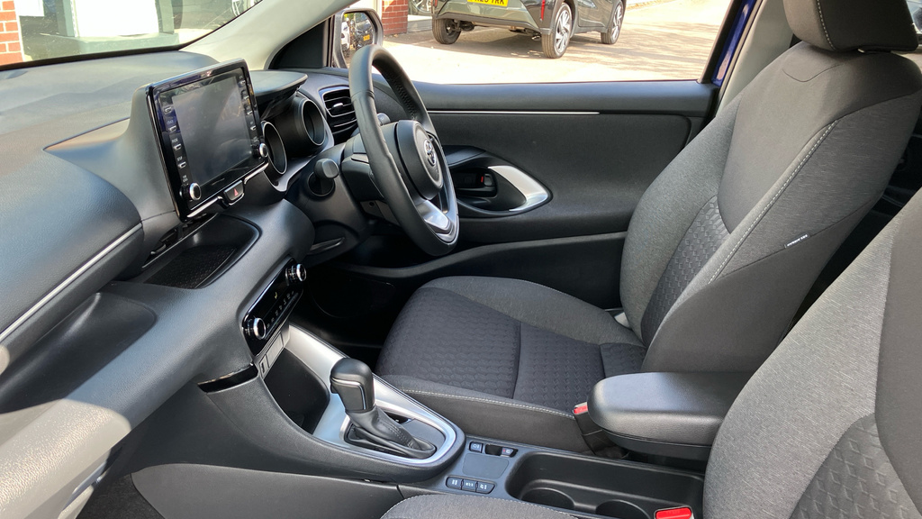 Toyota Yaris Design SO72UXR Blue #5