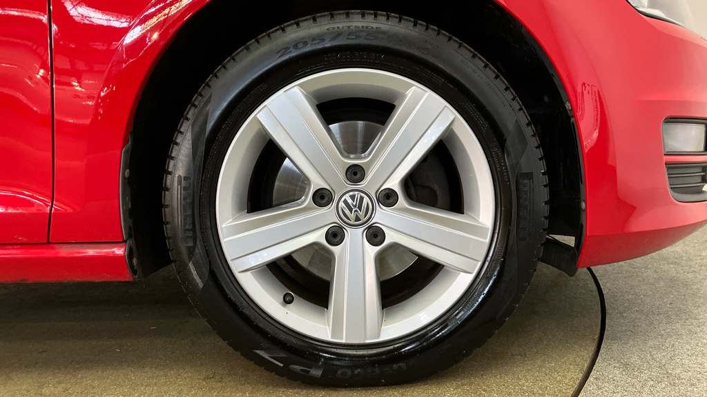 Volkswagen Golf Match Edition PK16WLC Red #5