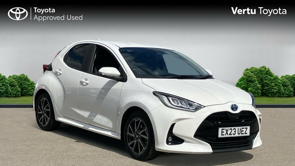 Toyota Yaris Design White