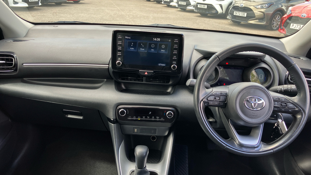 Toyota Yaris Design EX23UEZ White #6