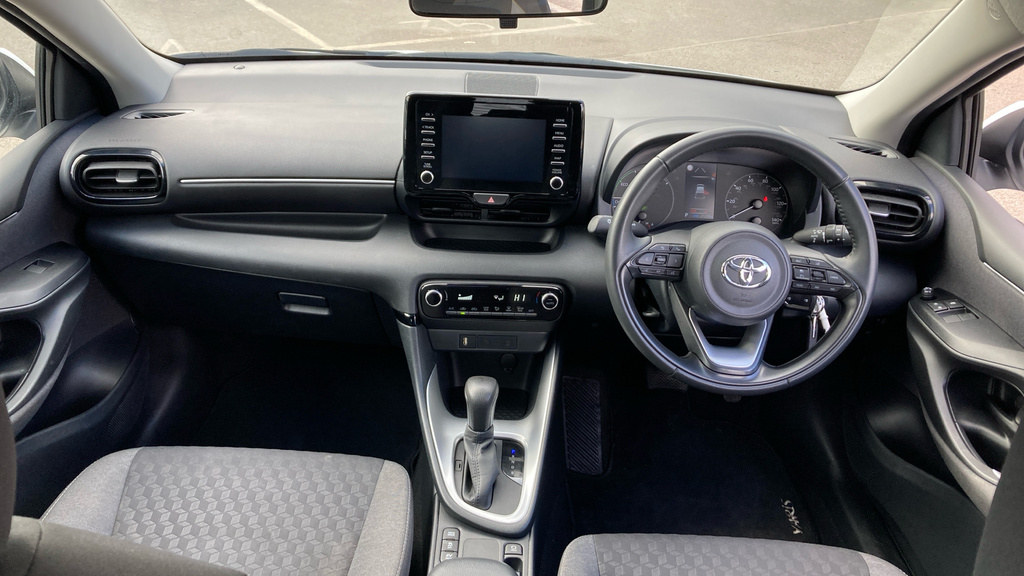 Toyota Yaris Icon GV73KRN White #6