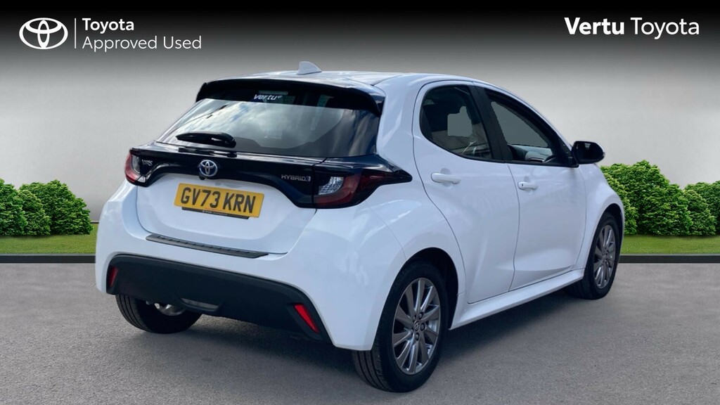 Toyota Yaris Icon GV73KRN White #2