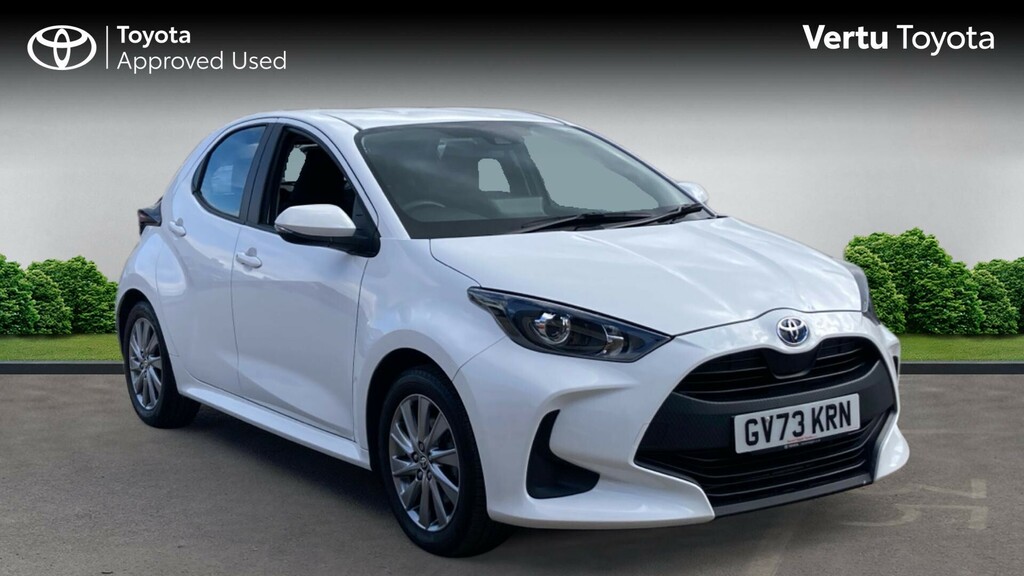 Toyota Yaris Icon White
