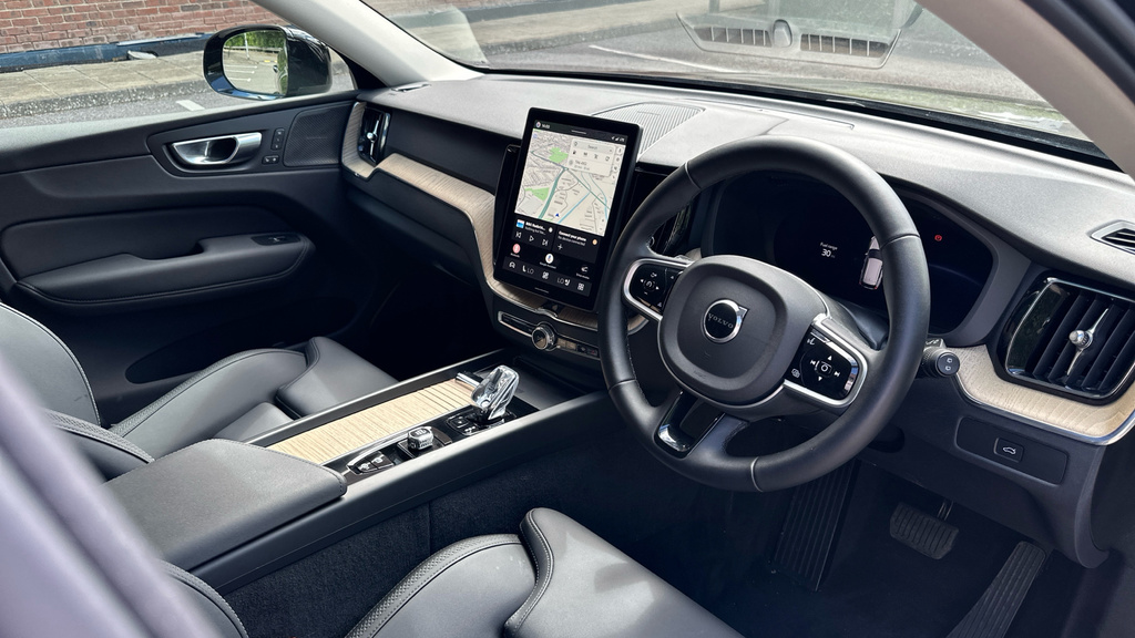 Volvo XC60 Plus RF25AXV Black #4