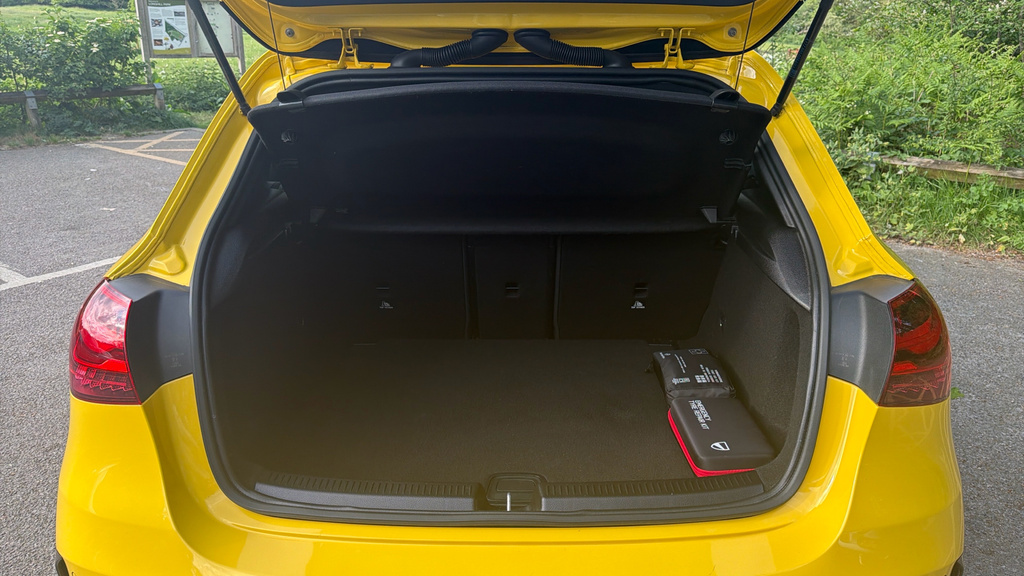 Mercedes-Benz A Class Amg Line RF23USB Yellow #4
