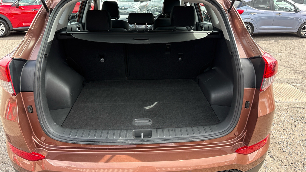 Hyundai Tucson Se Nav SM66YJJ Brown #4