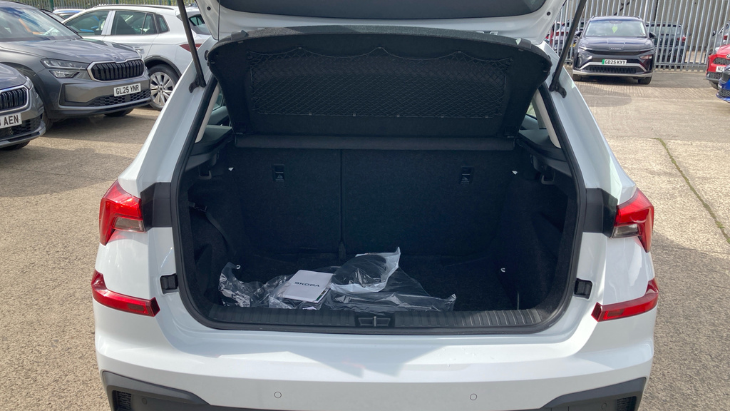 Skoda Kamiq Se Edition GL25XHU White #4