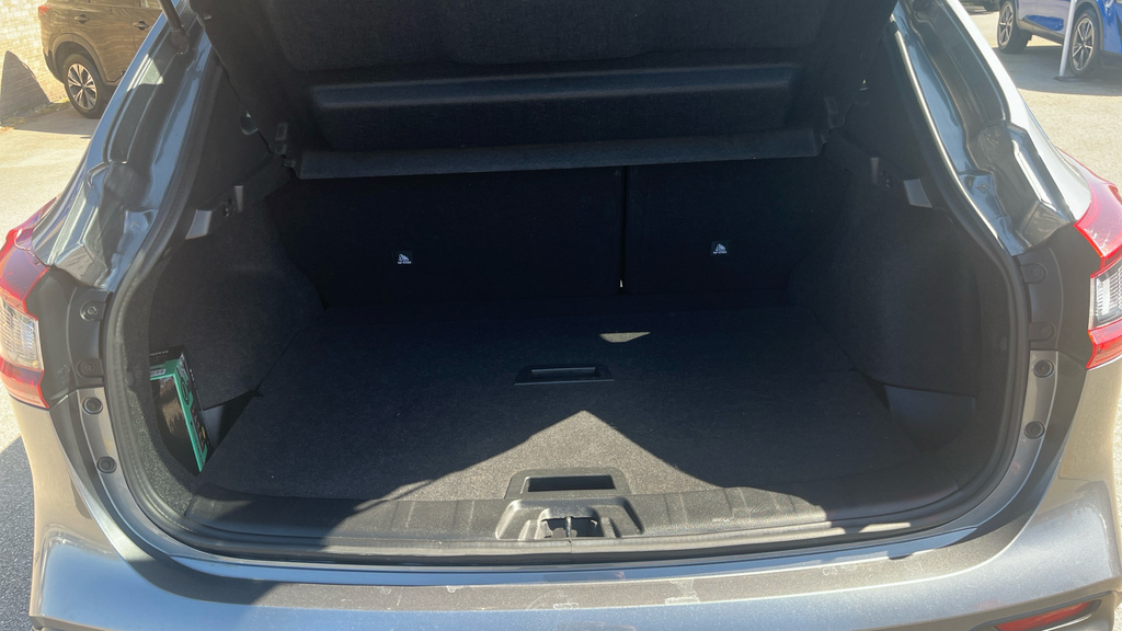Nissan Qashqai N-motion VO21WWG Grey #4