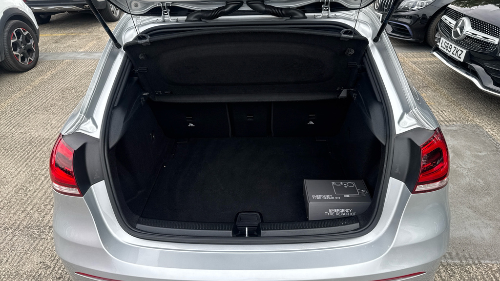 Mercedes-Benz A Class Amg Line GV69CHH Silver #4