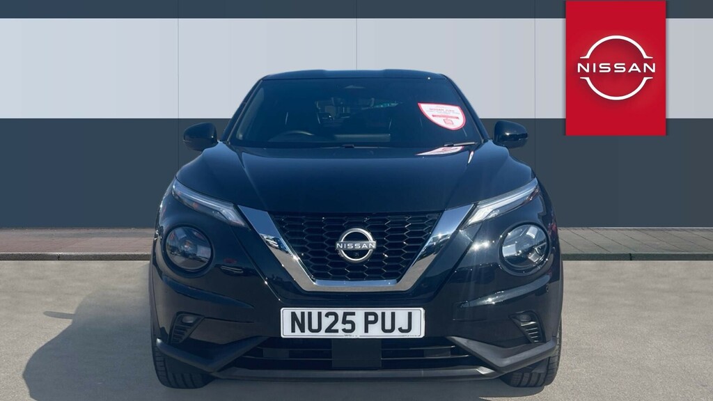 Nissan Juke Tekna Black #3