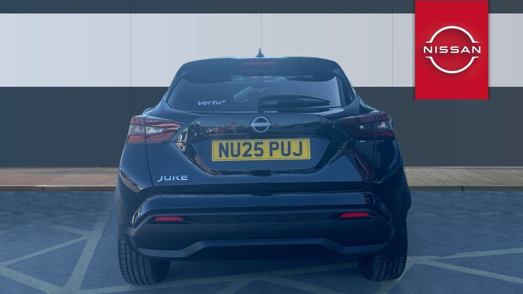 Nissan Juke Tekna Black #6