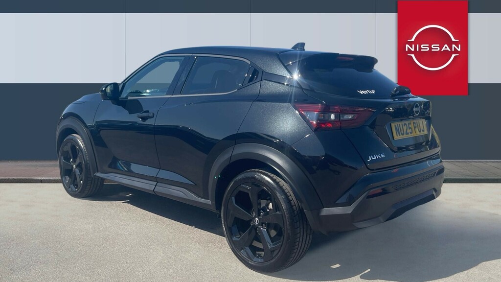Nissan Juke Tekna Black #2