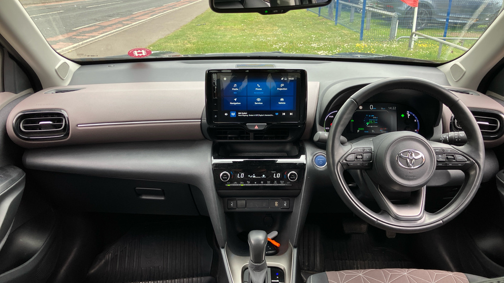 Toyota Yaris Cross Excel Black #6