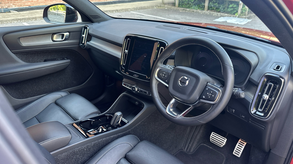 Volvo XC40 R Design Pro Red #4